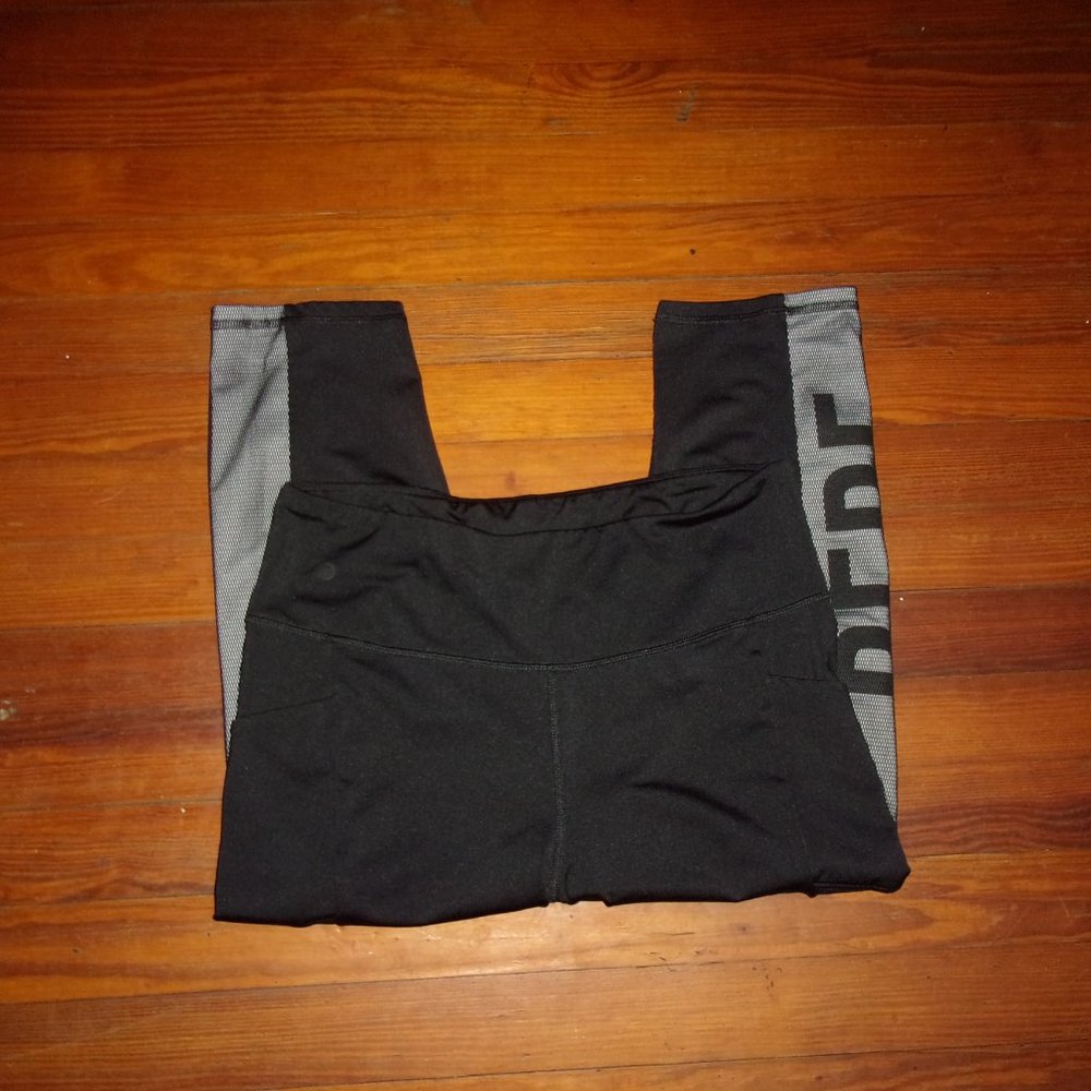 Bebe Sport Capri Pants - Picture 3 of 3